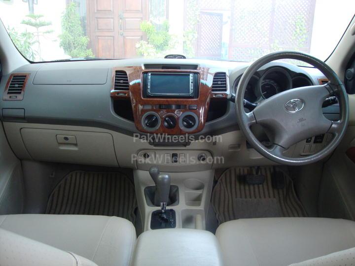 new toyota hilux vigo 2011. Toyota Hilux Vigo G Selection