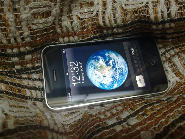 hey guysi want to sell my iphone 3Gs 16gb black colour widout 