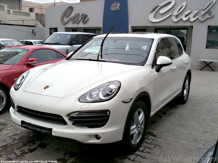 2011 White Porsche Cayenne S 2011 White Porsche Cayenne S