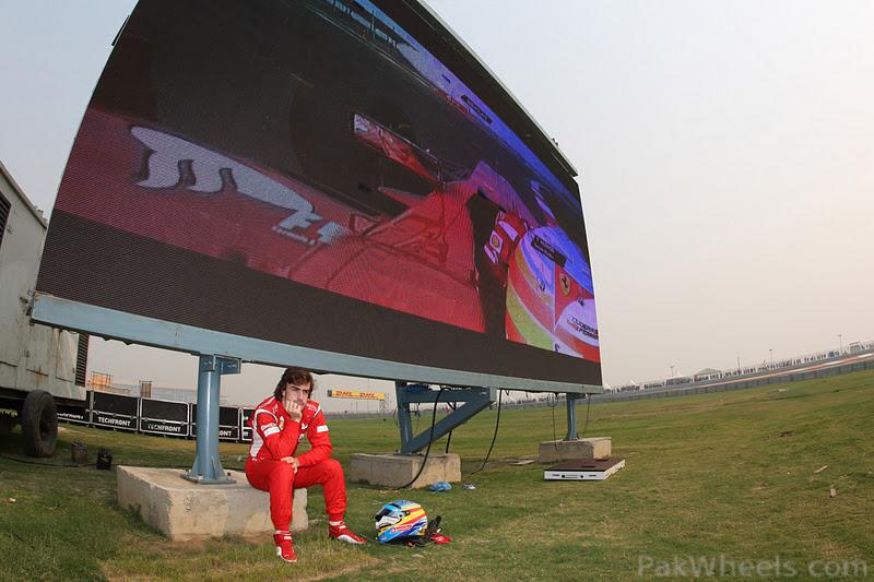 http://cache.pakwheels.com/forums/2010/attachments/Wheels-Fan-Clubs/318270--Formula-1---Season-2011-alonso-out-fp2-1-ind11.jpg