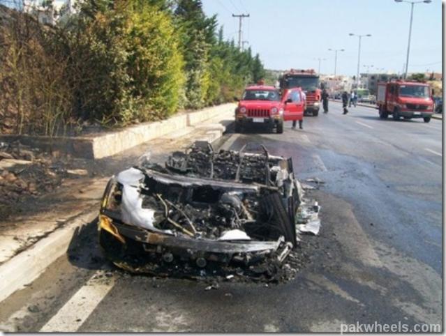 lamborghini_crash_L3F_PakWheels%28com%29.jpg